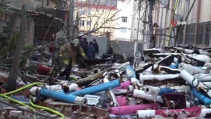 Bağcılar'da ambalaj fabrikasında patlama