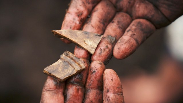 History|252940|1888135747692|The Curse of Oak Island|Burned Pottery Linked to Historic Artifact|S8|E23