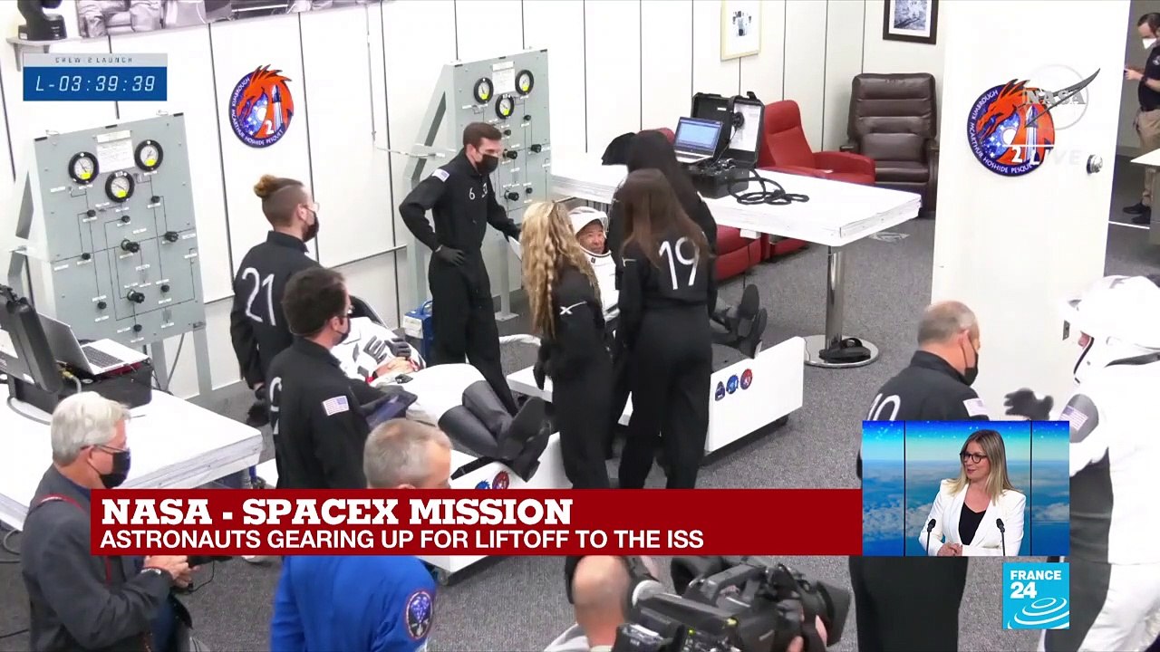 SpaceX: What astronauts think about before liftoff