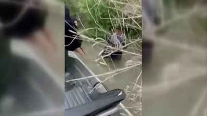 Localizan a dos niños abandonados en la orilla de un río cerca de la frontera de EEUU con México