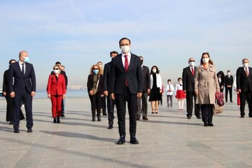 İzmir'de sosyal mesafeli 23 Nisan kutlaması