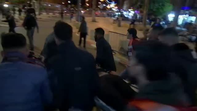 Enfrentamientos entre palestinos y policía israelí en las calles de Jerusalén