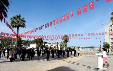 23 Nisan, Çeşme'de resmi törenle kutlandı
