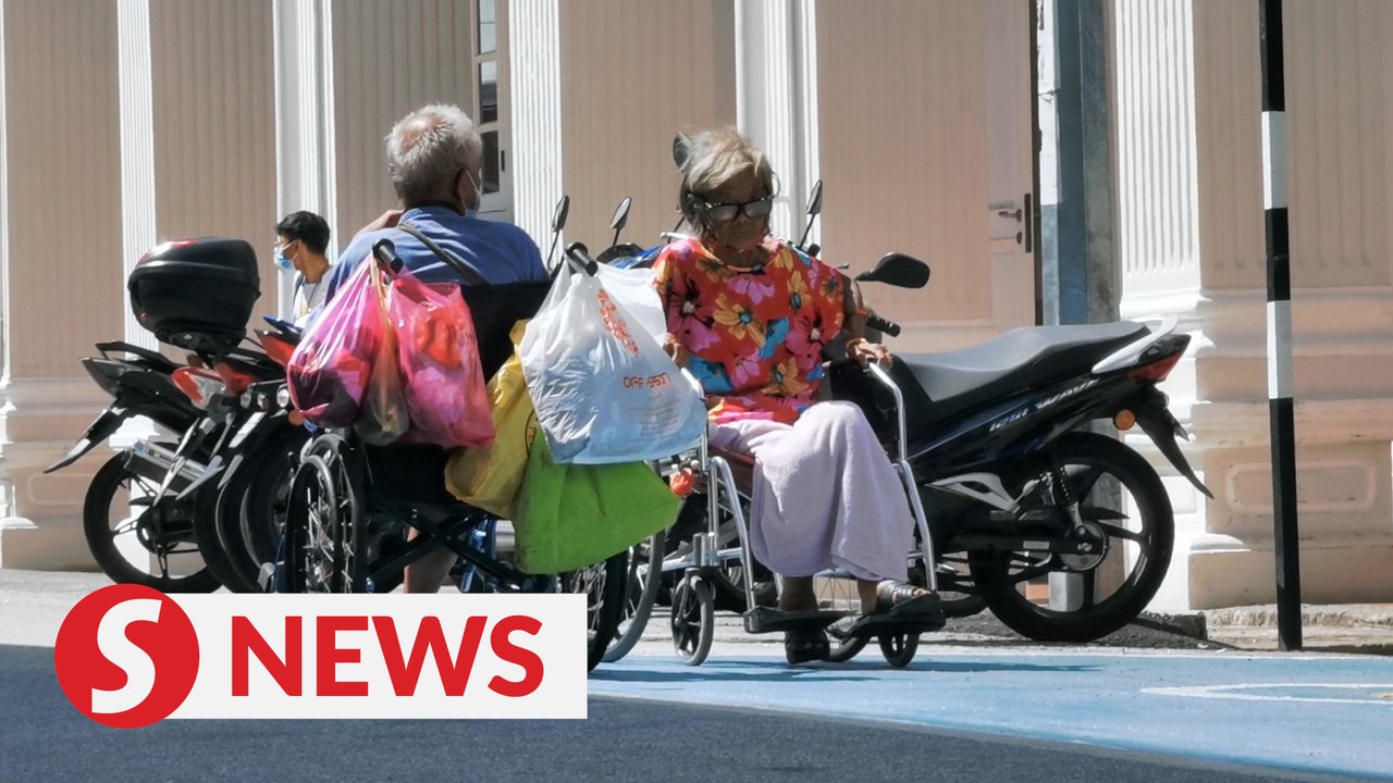 Wheelchair-bound duo have each other's back in their golden years