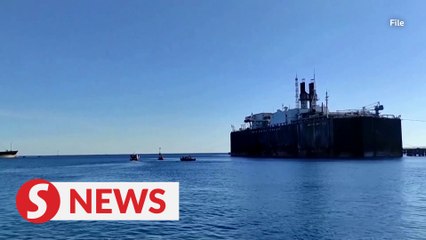 Indonesia continues search for missing submarine