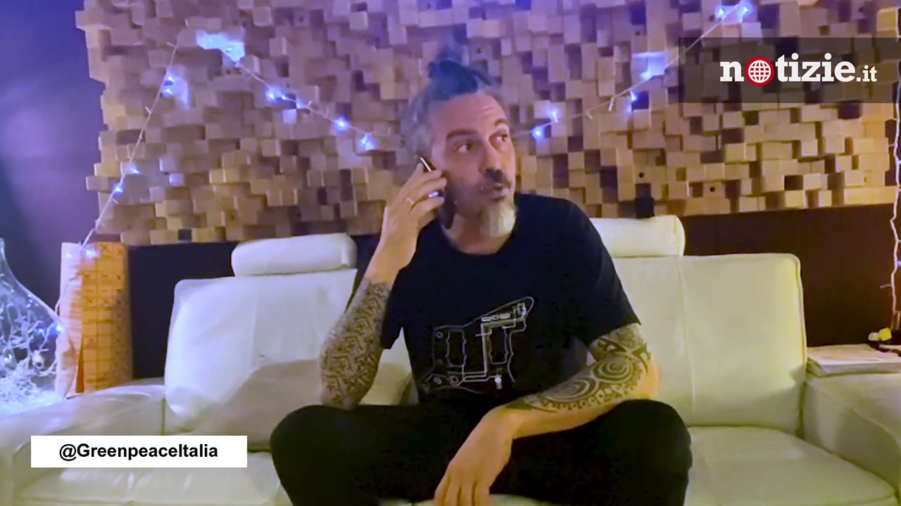 Attori e cantanti telefonano al premier Draghi: "Pronto Mario? Dobbiamo salvare il pianeta"