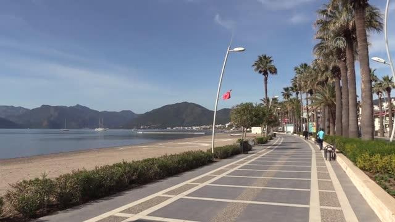 MUĞLA/MARMARİS - Muğla ve turistik ilçeleri sokağa çıkma kısıtlaması nedeniyle sessizliğe büründü