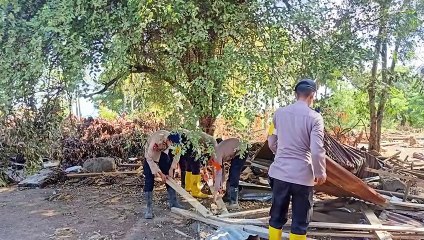 Korps Brimob Polri Bantu Penanganan Bencana di NTT