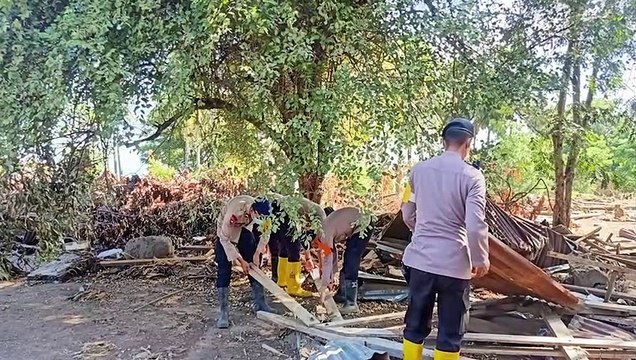 Korps Brimob Polri Bantu Penanganan Bencana di NTT