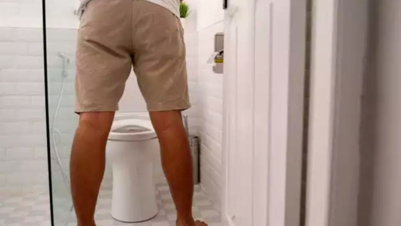 Corona Virus: Corona Patient कैसे करें Washroom का इस्तेमाल | कोरोना मरीज कैसे करें बाथरूम इस्तेमाल