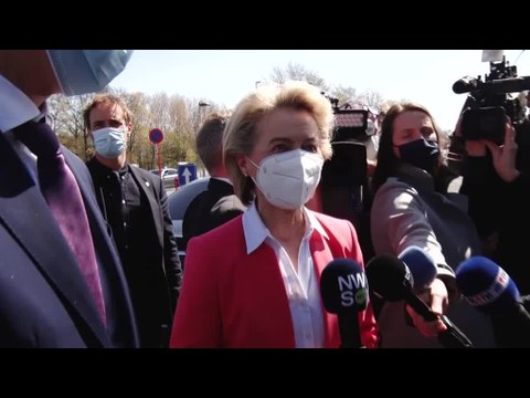 Visite de la président de la Commission Ursula von der Leyen avec Alexander De Croo au centre de production du vaccin Pfizer de Puurs