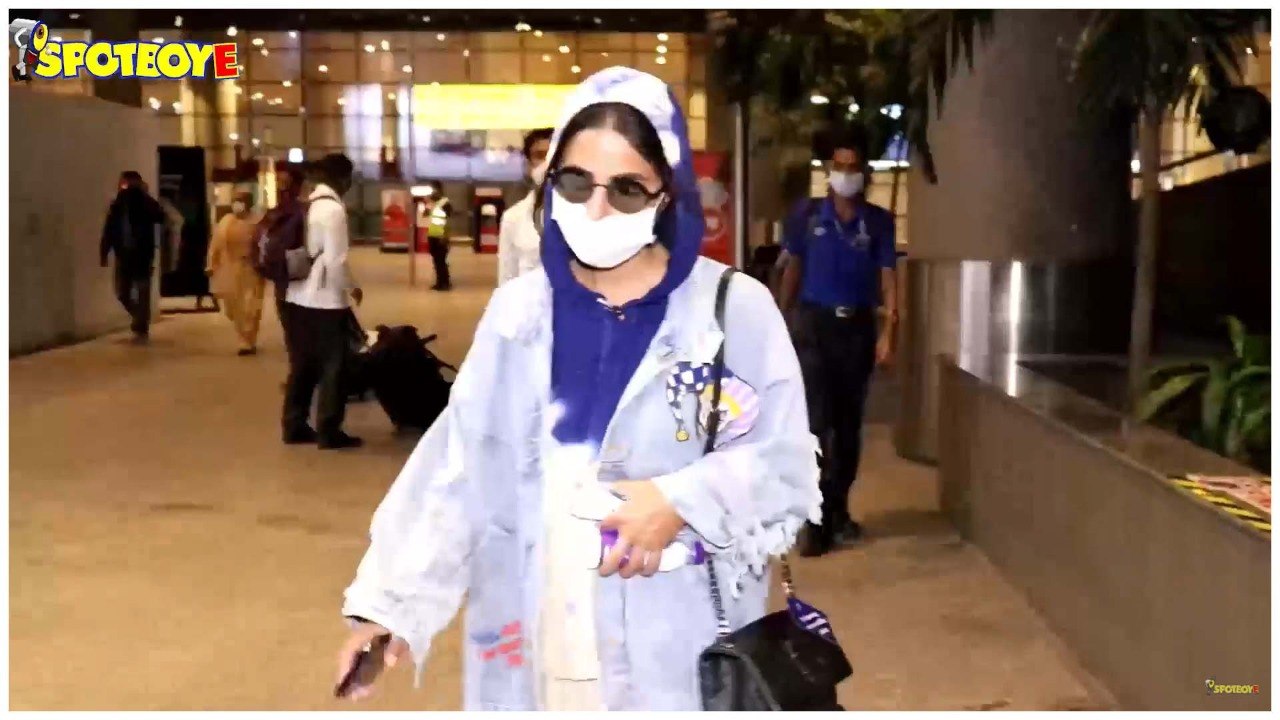 Hina Khan Spotted At The Airport As She Returns From Kashmir Amidst News Of Her Father’s Demise