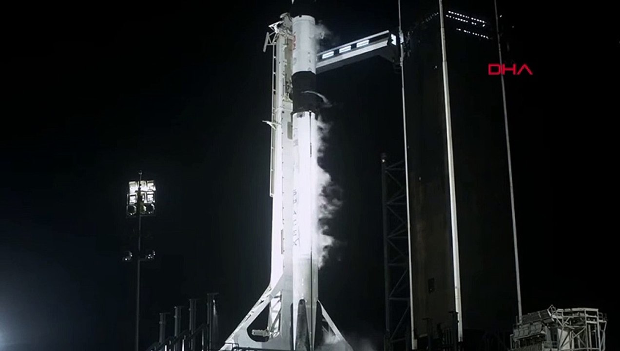 NASA, SpaceX ile uzaya 4 astronot gönderdi