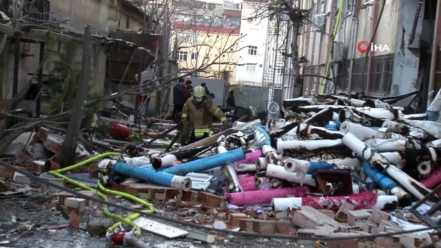 Bağcılar'da ambalaj fabrikasındaki patlama kamerada