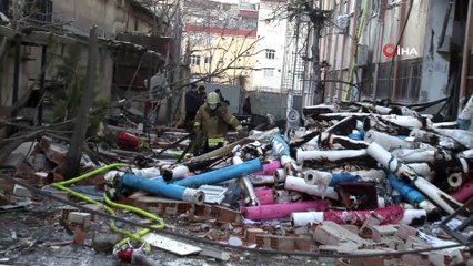 Bağcılar'da ambalaj fabrikasındaki patlama kamerada