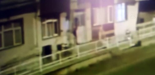 Annesini taciz eden adamı pompalı tüfekle öldürdü