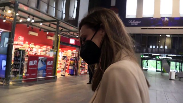 Eva González sobre la pasión de Cayetano Rivera por ser piloto: Hay sueños en la vida que hay que cumplir, pero de momento no me fío