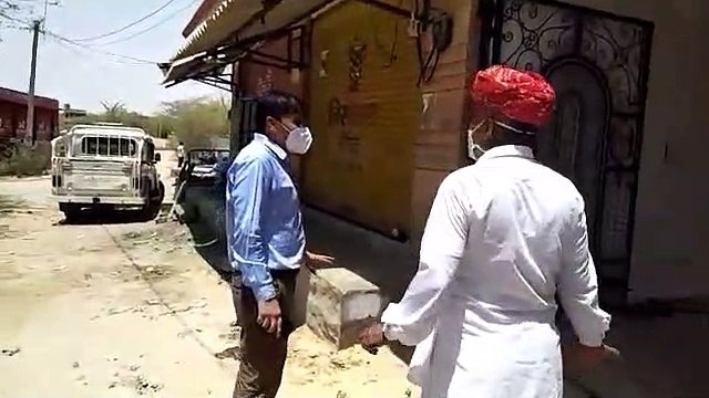 कोरोना गाइड लाइन का उल्लंघन करने पर दुकान सीज, १३ लोगों के काटे चालान