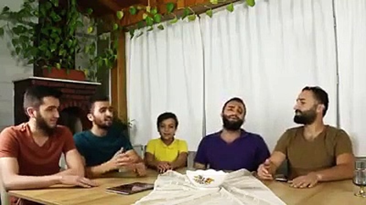 خمسة من الإخوة ينشدون مالنا مولى سوى الله.. أصواتهم جميلة ورائعة - Poetry, Arapça İlahi-Kaside