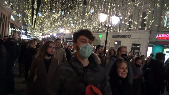 L'opposant russe Alexeï Navalny, qui risquait la mort, accepte d'arrêter sa grève de la faim