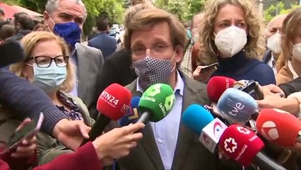 Almeida llama "hipócrita" a Iglesias por irse del debate de la SER