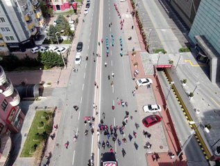 Kayseri'de balkonlarda 23 Nisan coşkusu