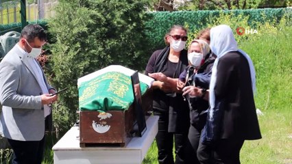 Koronaya yenilen öğretmen, memleketinde toprağa verildi