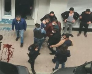 BAHÇELİEVLER'DE MÜTEAHHİT İKİ KARDEŞ SİLAHLA VURULDU