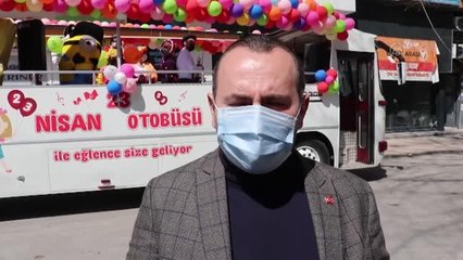 Son dakika... 23 Nisan'ı evlerinde kutlayan çocuklar bayram coşkusunu konvoylarla yaşadı