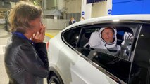 Thomas Pesquet fait ses derniers aurevoirs à sa compagne avant de passer 6 mois à bord de l'ISS