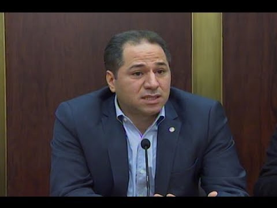 تراشق كلامي بين الكتائب والتيار بسبب النفايات  -   نعيم برجاوي