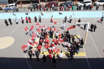 Gazi Meclis için 101 balon gökyüzüyle buluştu