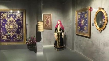 Emine Erdoğan "Kalbe Dokunan İlmek" sergisini ziyaret etti