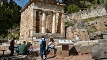Greece Preparing to Welcome Tourists, Including Americans, Back on May 15