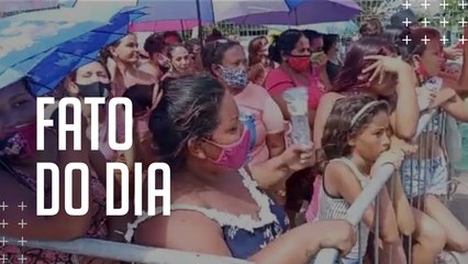 Moradores aguardam entrega de cestas de alimentos de Bolsonaro