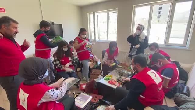Türk Kızılay Van Şubesi 23 Nisan'da çocukları unutmadı