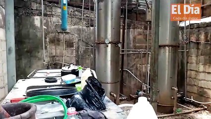 Desmantelan fábrica de alcohol adulterado en Guerra