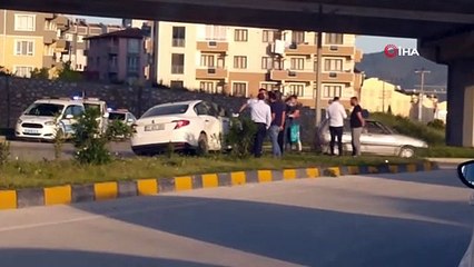 Hatay’da polis aracı ile sivil araç çarpıştı: 4 yaralı