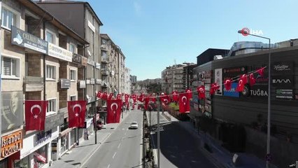 Nevşehir'de caddeler Türk Bayraklarıyla donatıldı