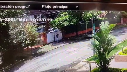Robo en carro oeste