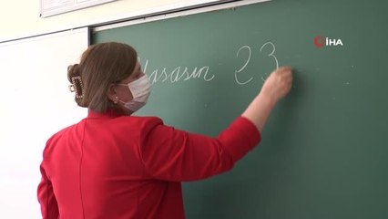 Öğretmenden minik öğrencilerine 23 Nisan sürprizi