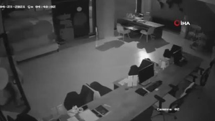 Son dakika haber: Lüks marka aracıyla gelerek hırsızlık yaptılar: O anlar kamerada