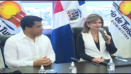 Gobierno dice vacunará contra COVID-19 personal de turismo y la prensa desde este sábado