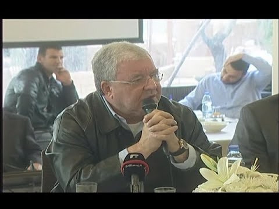 المشنوق لن يصوّت لنفسه في الإنتخابات النيابية  -  ليال سعد