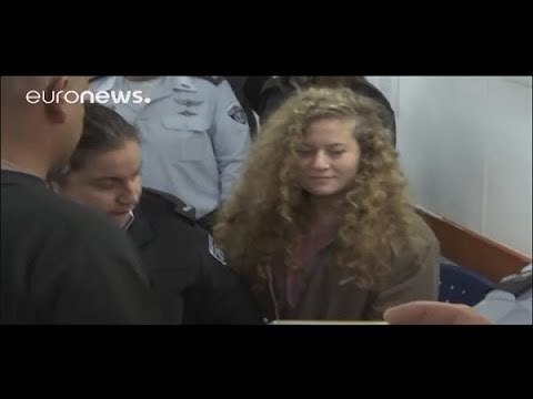 الاحتلال يقرّرُ تمديدَ اعتقالِ عهد التميمي - راشيل كرم