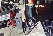 Son dakika haberi! İnegöl'de bisiklet hırsızlığı anbean kamerada