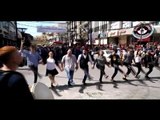 بالفيديو  -  فرقة دبكة تفاجئ رواد سوق صيدا