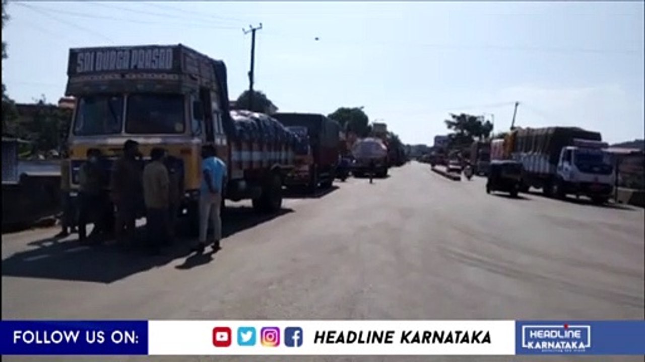Trucks Stuck withLoads of Stuck in Madikeri Mangalore Highway due to landslide at Jodupala