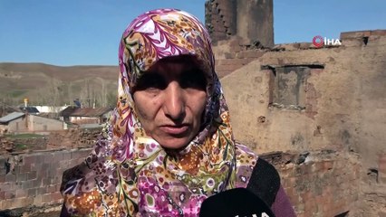 Akşam saatlerinde evleri yanan 5 kişilik aile evsiz kaldı