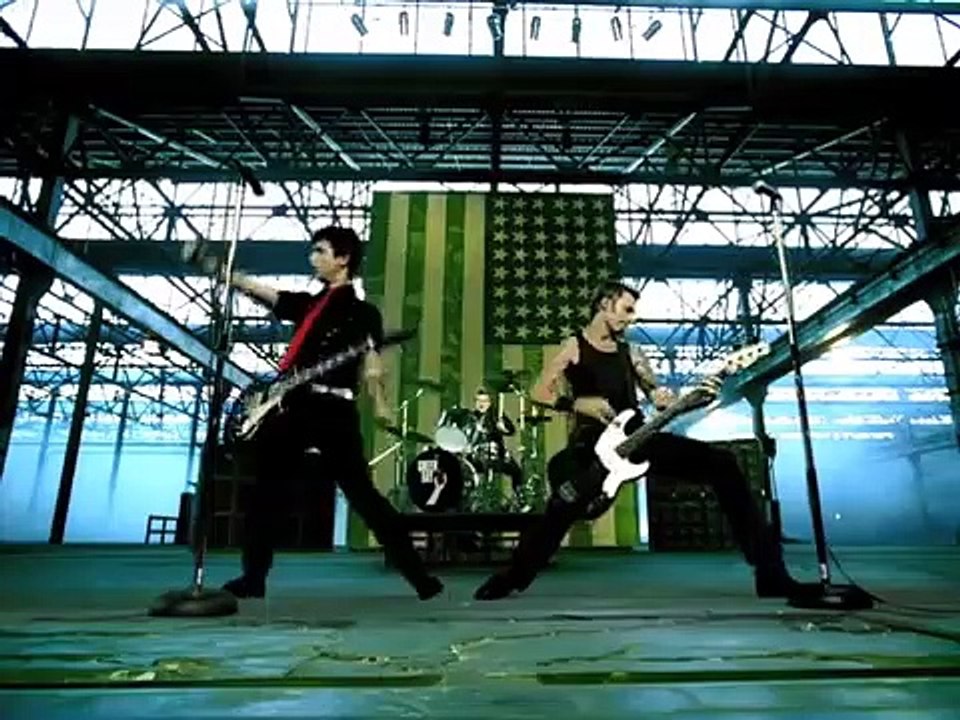 Green Day - American Idiot [Official Music Video]
